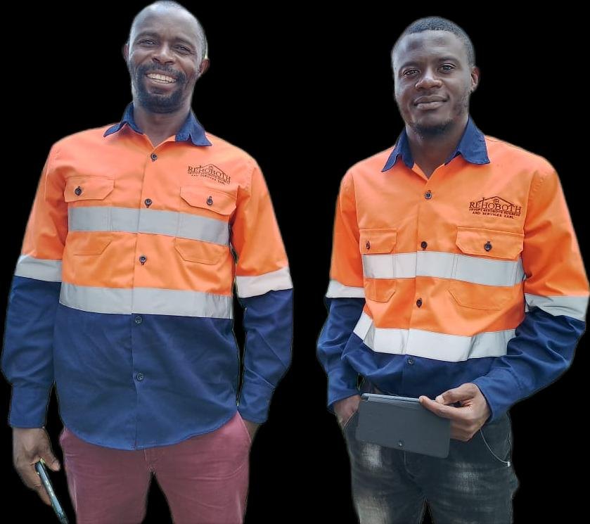 Équipe technique du Groupe Rehoboth en tenue de sécurité